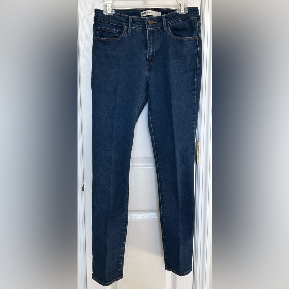 Classic Blue Women's Levi Jeans
